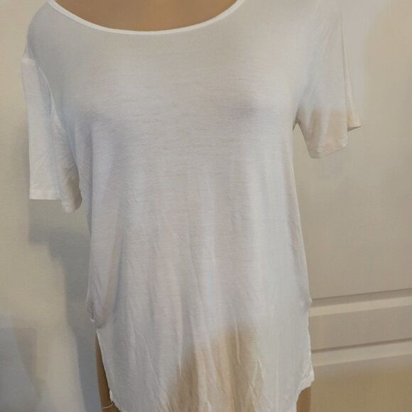 BRAND NEW CHARLOTTE RUSSE OPEN BACK  DESIGN WOMEN"S T-SHIRT - Picture 3 of 14